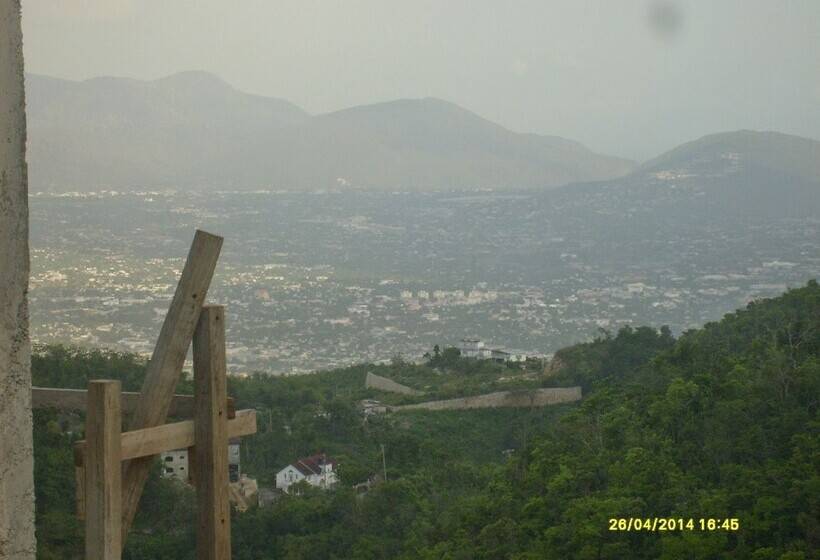 Naturesview Castle B&b