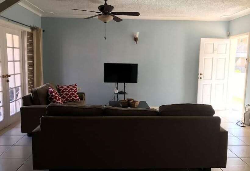 Naturesview Castle B&b