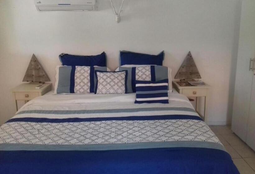 Palm Trees Apartments