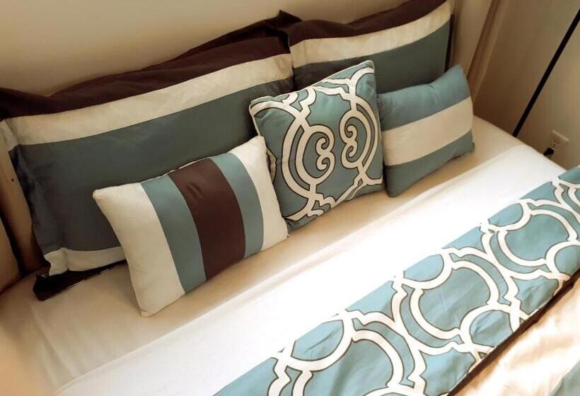 Palm Trees Apartments