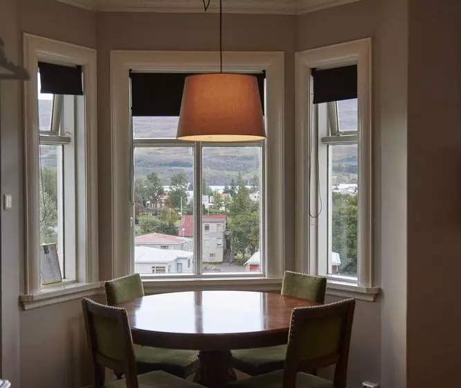 پانسیون Akurinn Guesthouse