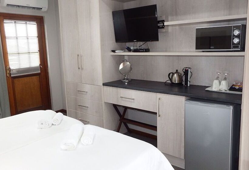 פנסיון On The Estuary