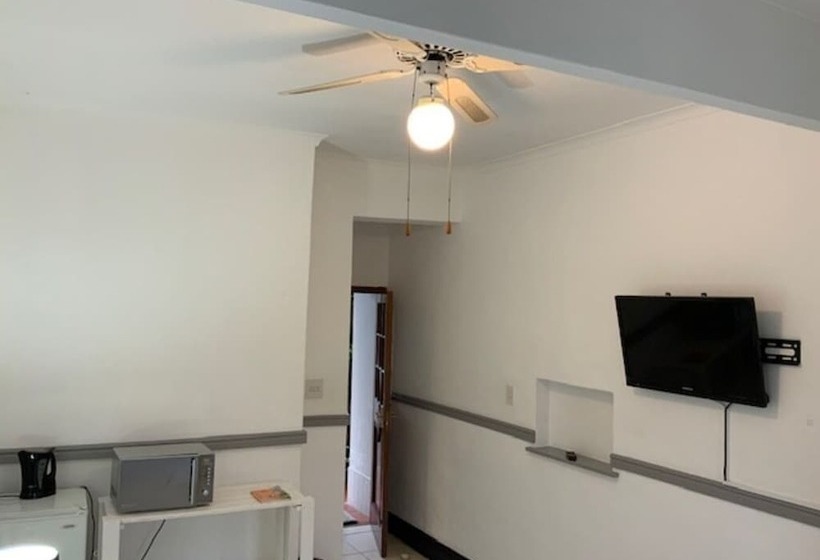 פנסיון On The Estuary