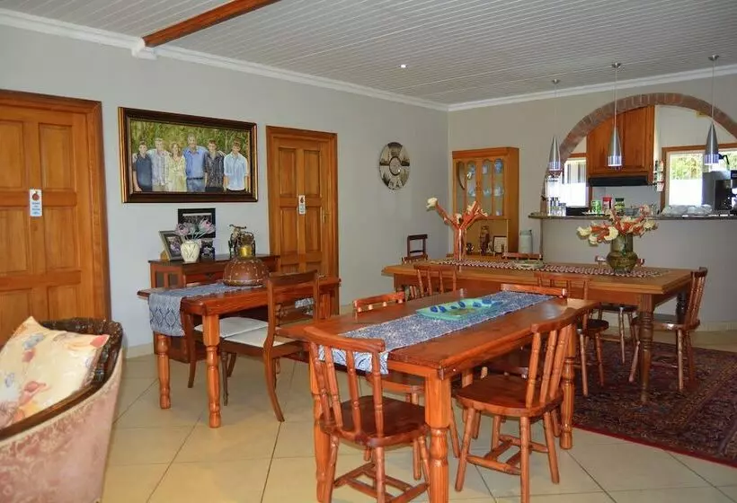 ペンション Turtle Bay Lodge