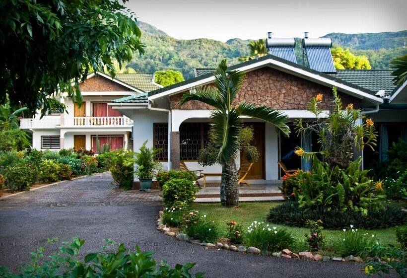 پانسیون Villa De Roses