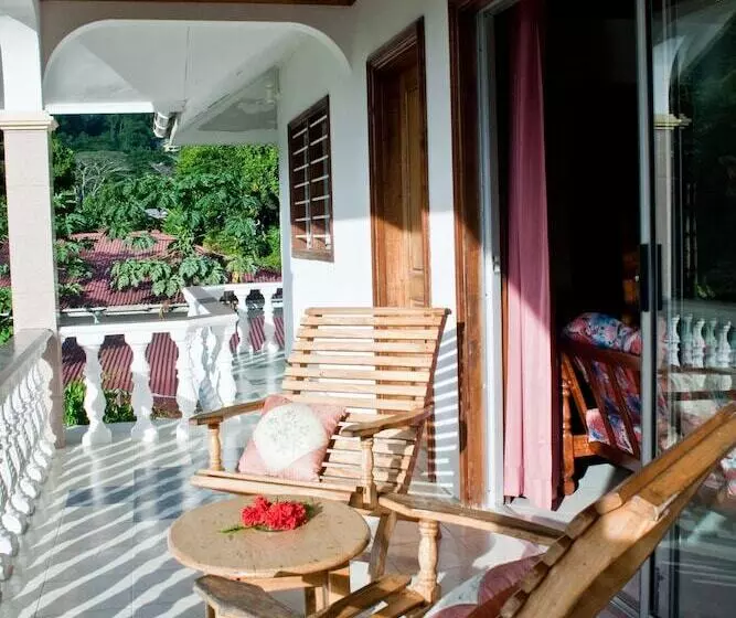 پانسیون Villa De Roses
