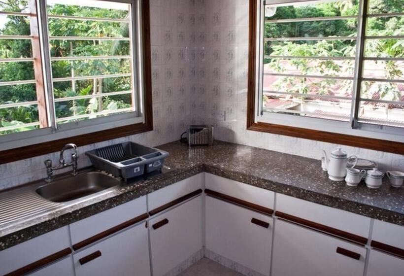 پانسیون Villa De Roses