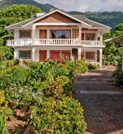 پانسیون Villa De Roses