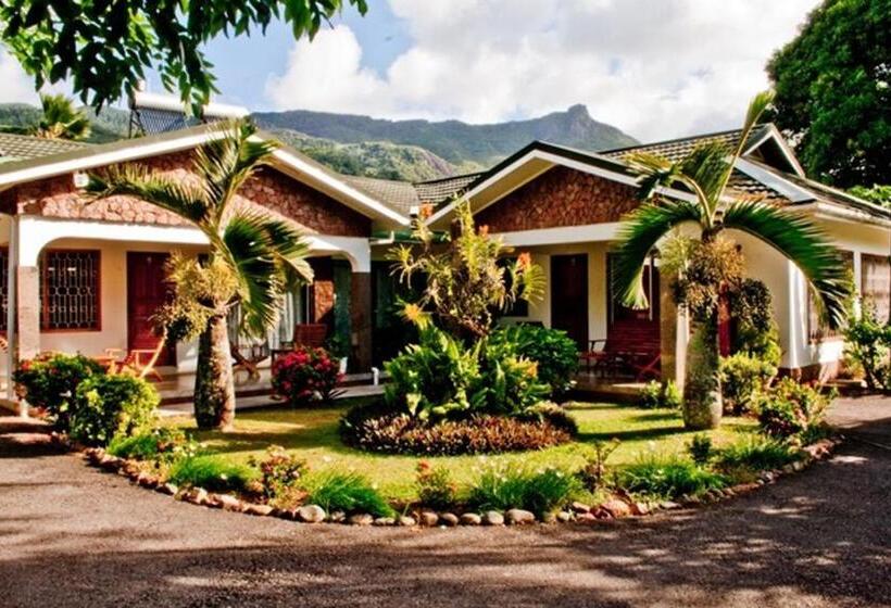 پانسیون Villa De Roses