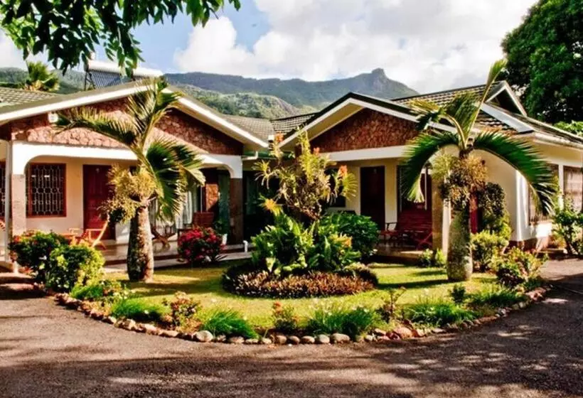 پانسیون Villa De Roses