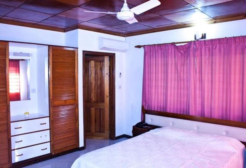 پانسیون Villa De Roses