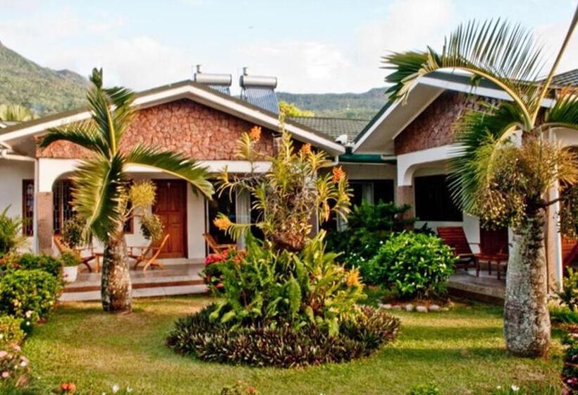 پانسیون Villa De Roses