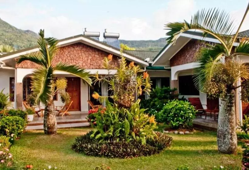 پانسیون Villa De Roses