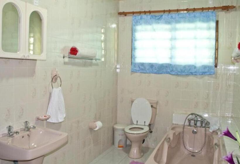 پانسیون Villa De Roses