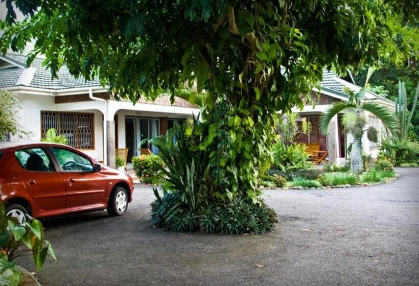 پانسیون Villa De Roses