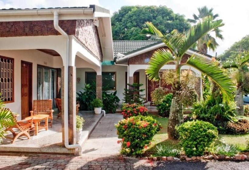 پانسیون Villa De Roses