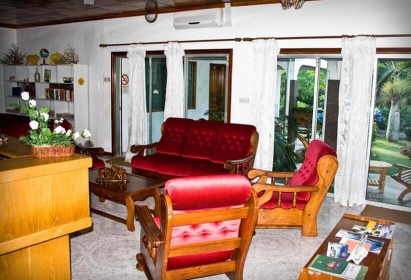 پانسیون Villa De Roses