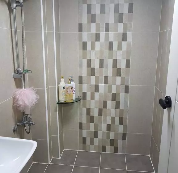 Sai Guesthouse  Hostel