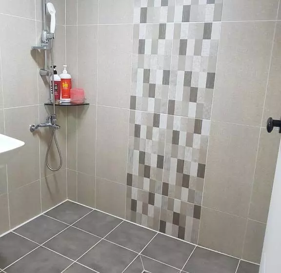 Sai Guesthouse  Hostel