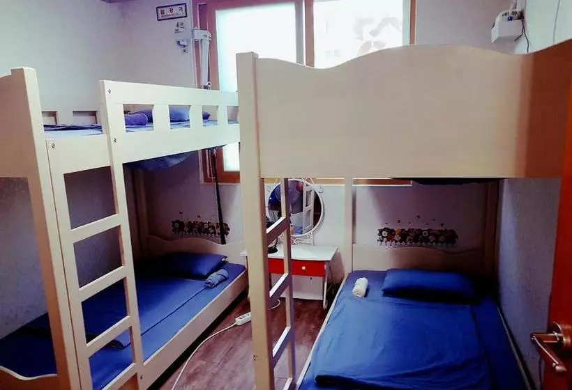 Sai Guesthouse  Hostel