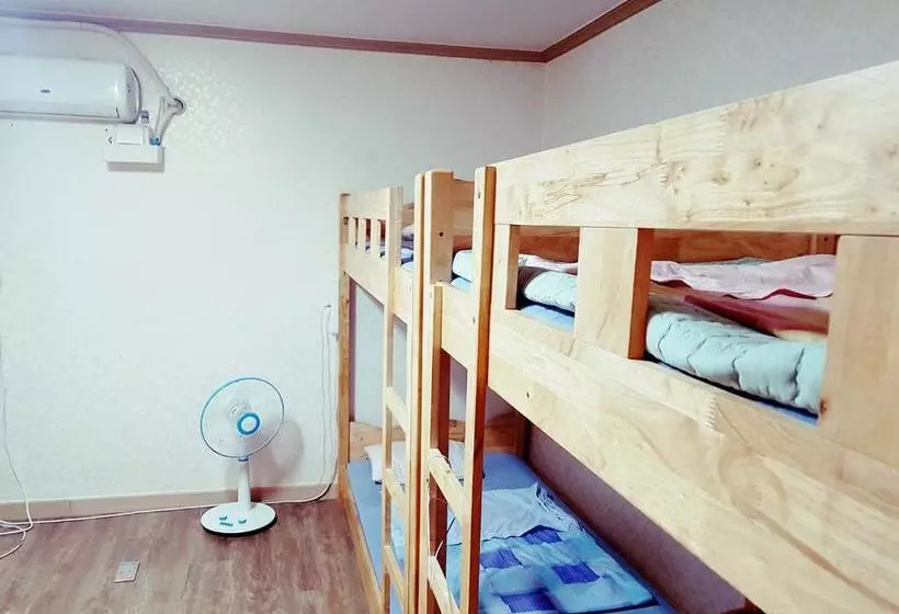 Sai Guesthouse  Hostel