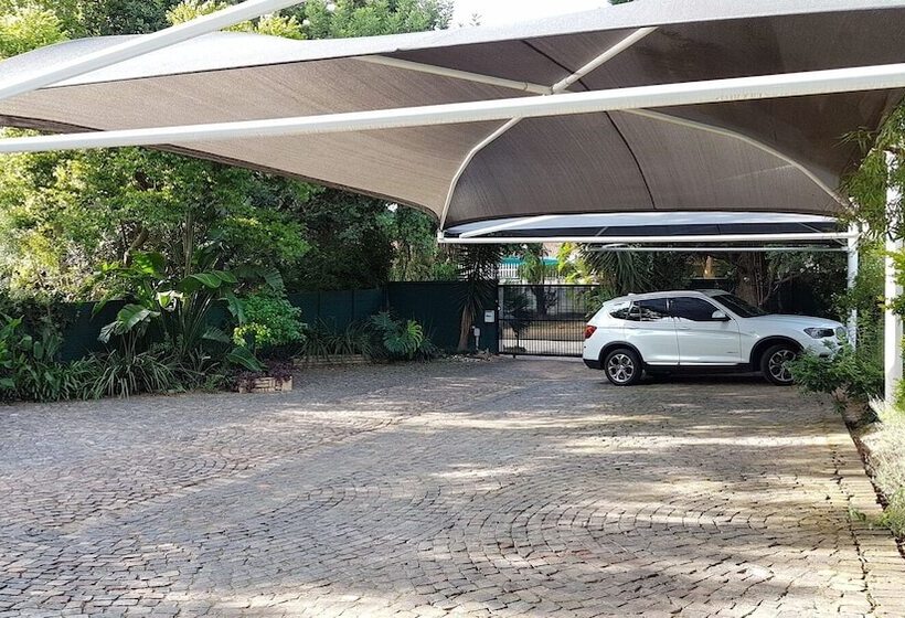 Six Valk Avenue Guest House