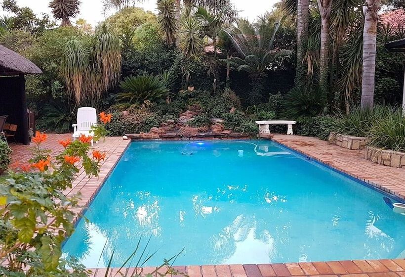 Six Valk Avenue Guest House