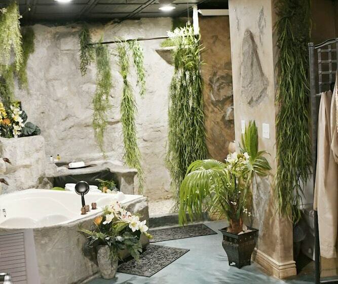 5th East Hall Bed & Breakfast