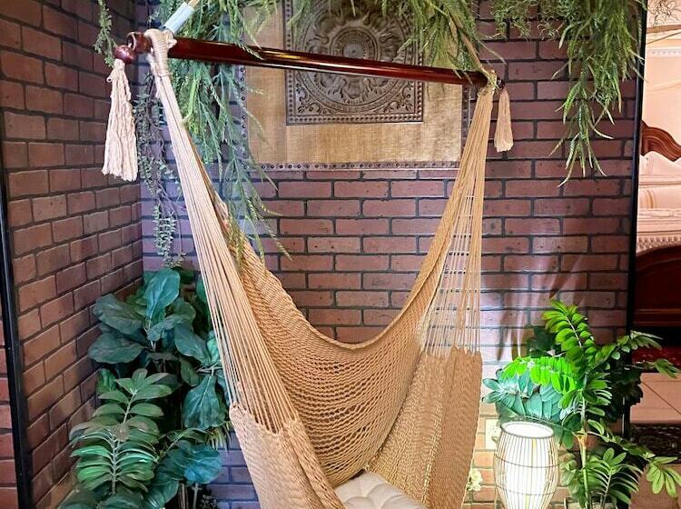 5th East Hall Bed & Breakfast