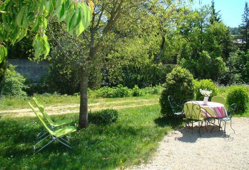 مبيت وإفطار Chambres D Hôtes La Nesque