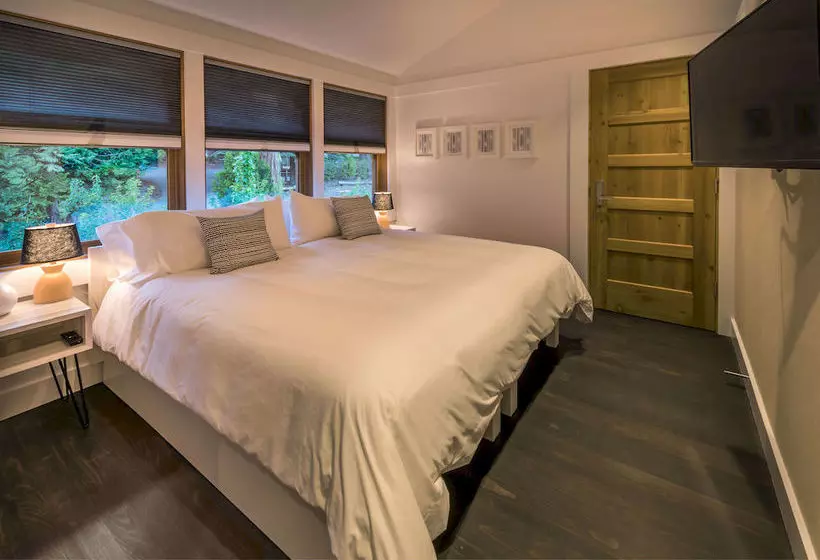 Cedar Crest Cottages
