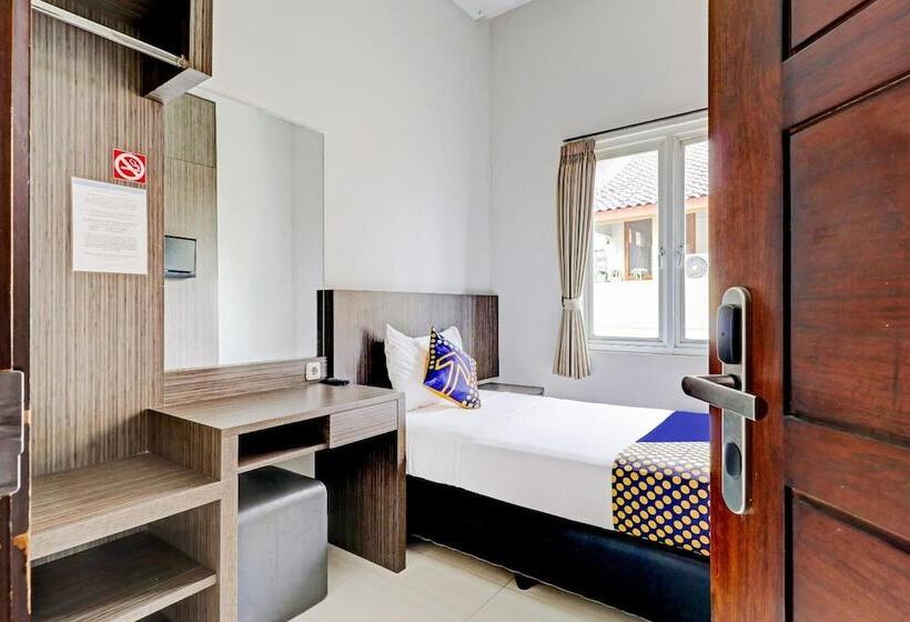 Хостел Spot On 90777 D’river Guest House