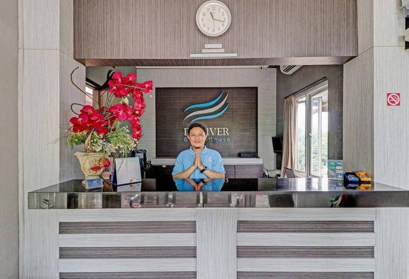 Хостел Spot On 90777 D’river Guest House