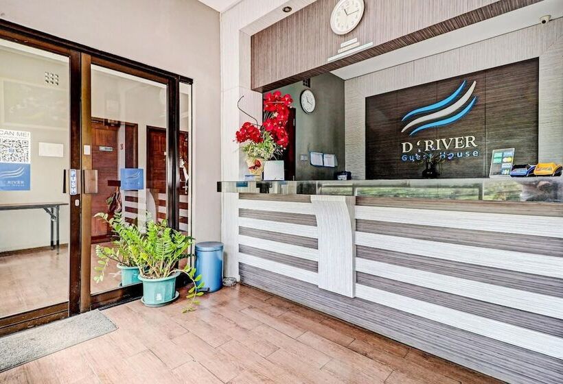 Хостел Spot On 90777 D’river Guest House