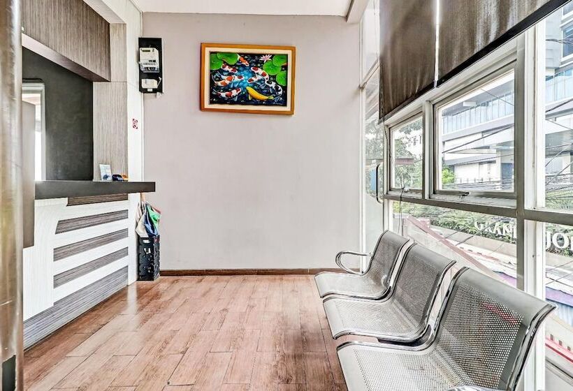 Хостел Spot On 90777 D’river Guest House