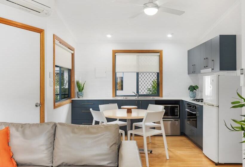 فندق Blue Lake Holiday Park