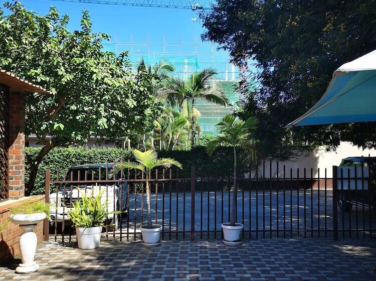 هتل Church Road Lodge