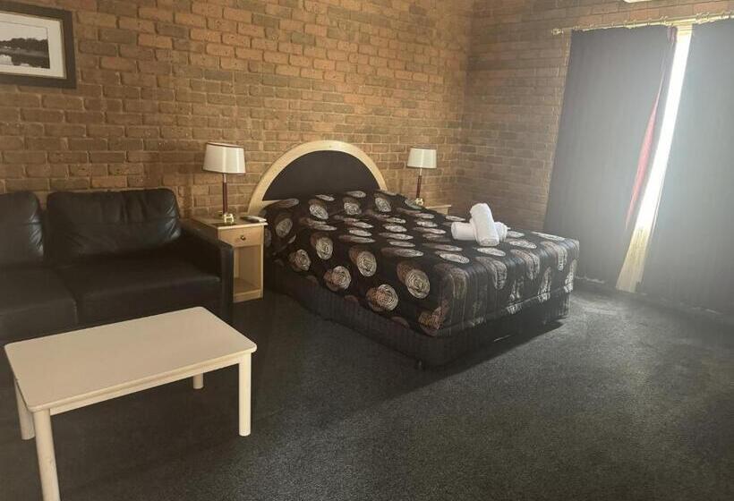 מוטל Charles Sturt Motor Inn