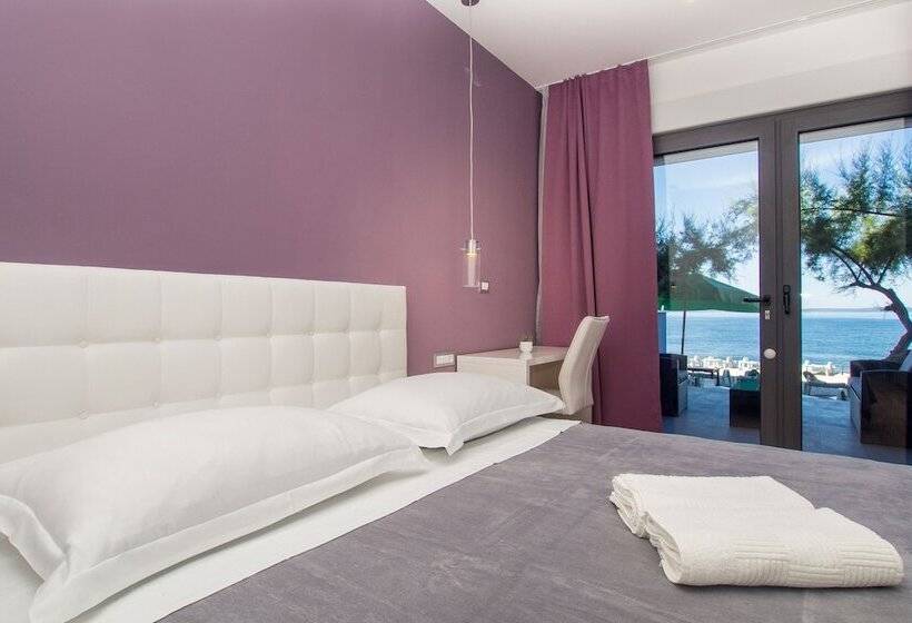 بنسيون Beachfront Villa Mediteran