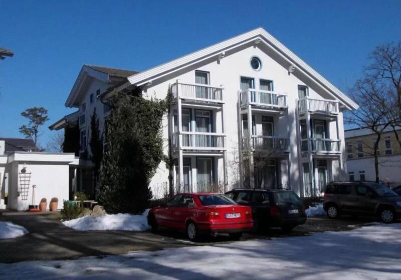 R&r Hotel Strandallee