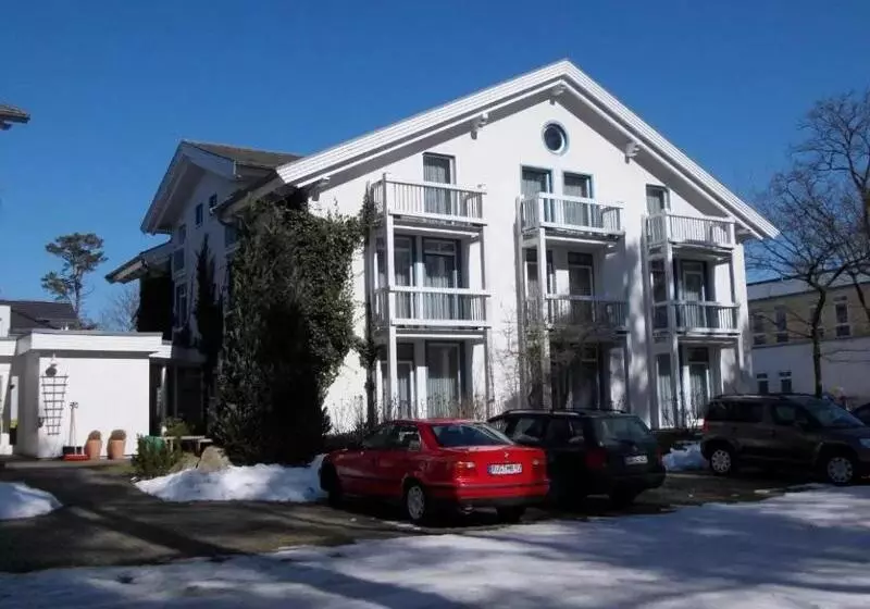 R&r Hotel Strandallee