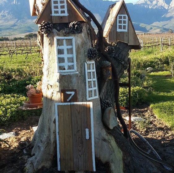 Seven Oaks Vineyard Cottages