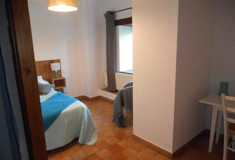 ベッドアンドブレックファースト Chambre D' Hotes Des Collines
