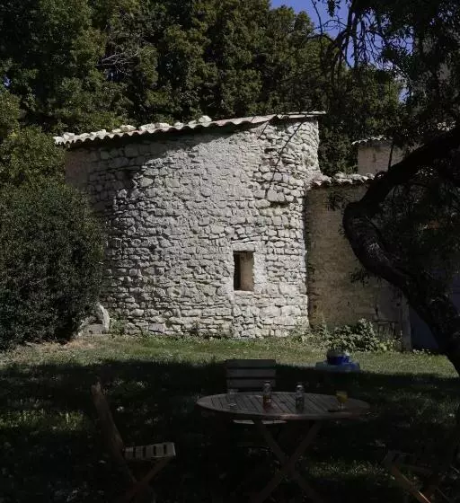 Aamiaismajoitus (B&B) Château De La Gabelle Férrassières