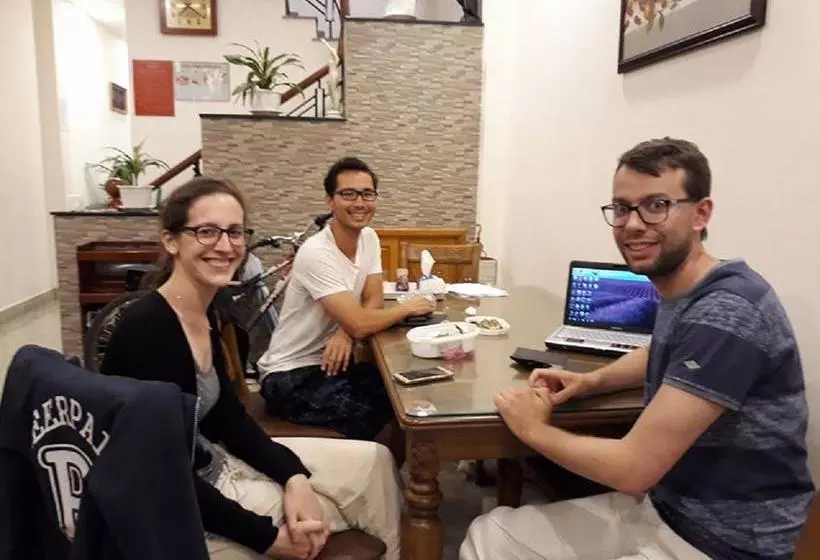 تختخواب و صبحانه Dalat Sunny Hostel
