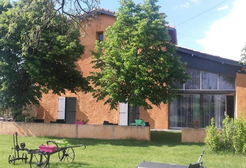 مبيت وإفطار La Clé Des Champs