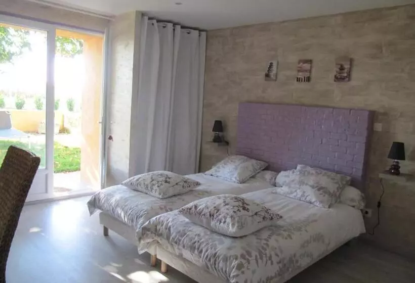 تختخواب و صبحانه La Clé Des Champs