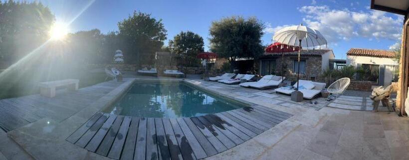 تختخواب و صبحانه Le Clos Des Cambres