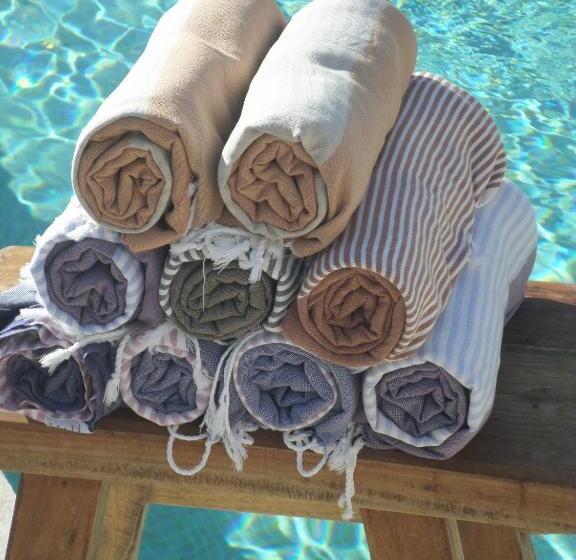 تختخواب و صبحانه Le Clos Des Cambres