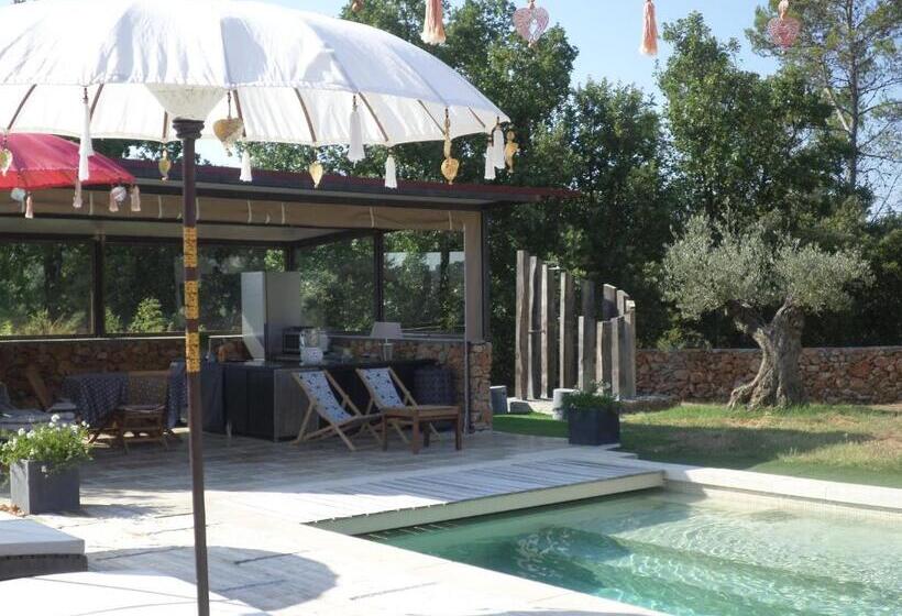 تختخواب و صبحانه Le Clos Des Cambres